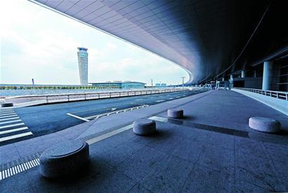 膠東國(guó)際機(jī)場(chǎng)最新進(jìn)展,膠東國(guó)際機(jī)場(chǎng)最新進(jìn)展，隱藏在小巷中的飛行夢(mèng)想與獨(dú)特風(fēng)味