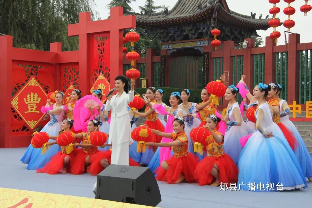 張地現(xiàn)場創(chuàng)作歌曲，音樂、友情與家的溫馨故事